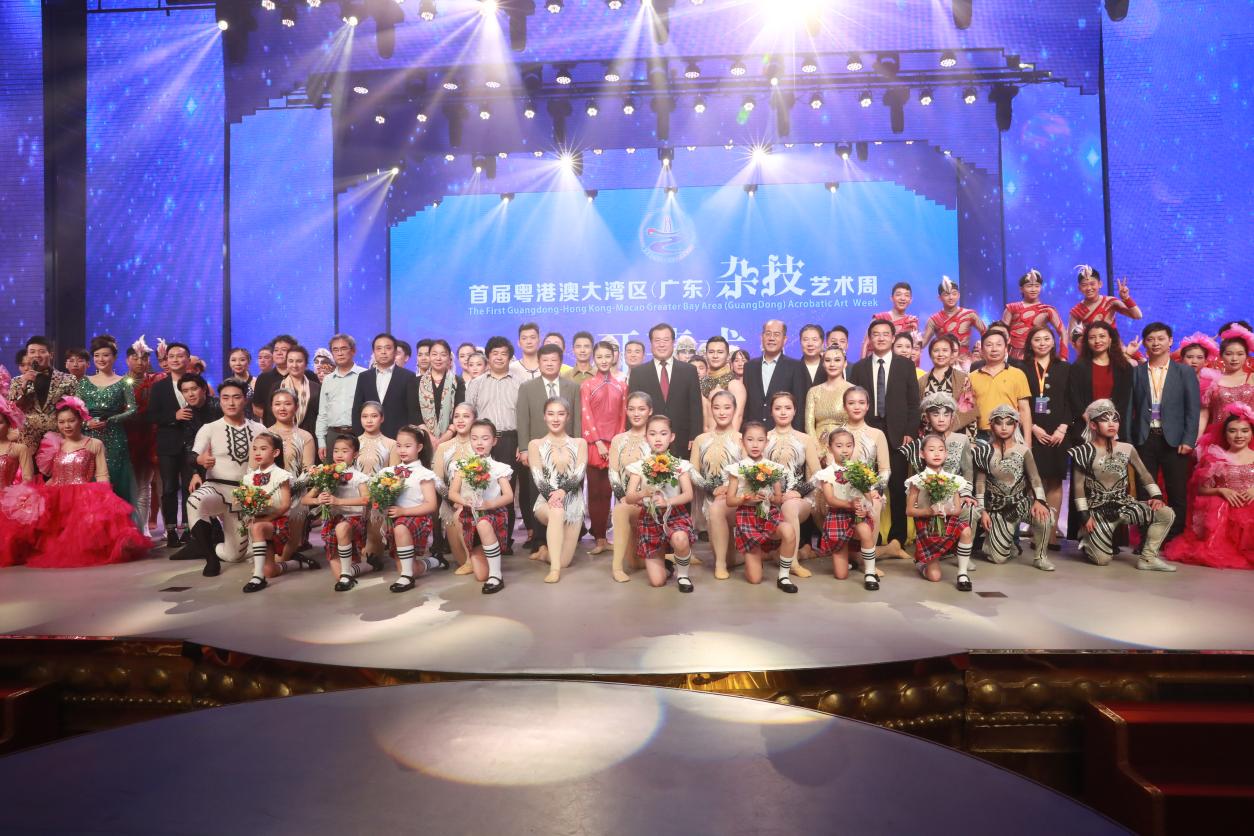 深圳文藝家丨王召 雜技最本質的屬性就是帶給人快樂